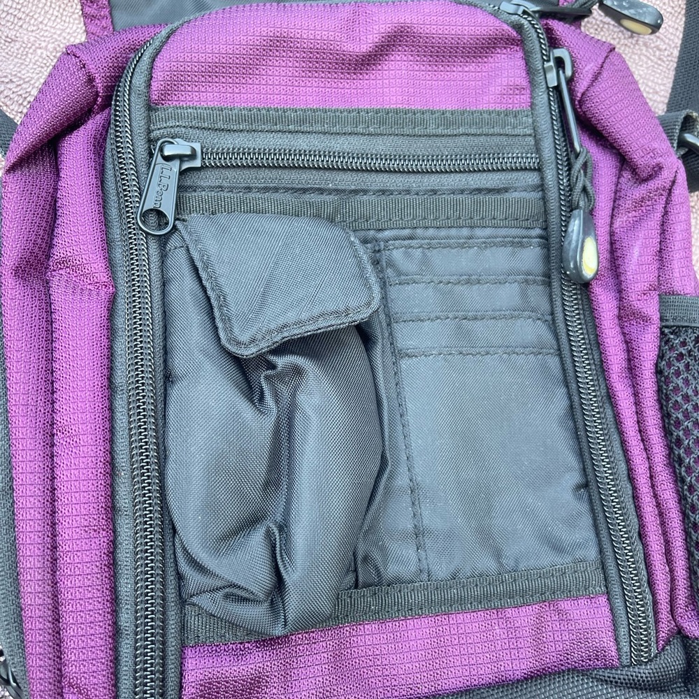 L.L. Bean Women’s Small Purple and Black Messenger Bag - Picture 4 of 7